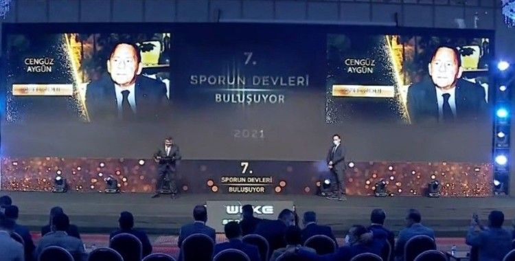 Sporun devleri ödülü GMG Başkanı Cengiz Aygün’e