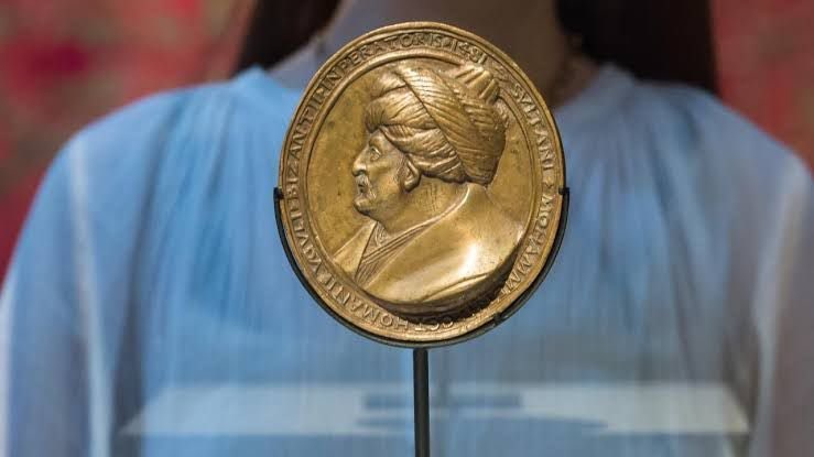 Fatih Sultan Mehmet madalyonu vatanına geldi!